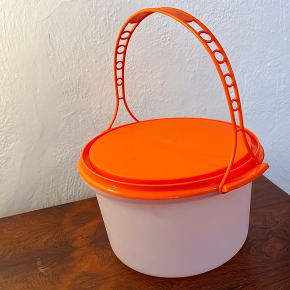 Vintage Orange Tupperware Cake Carrier EUC - Picture 2 of 6